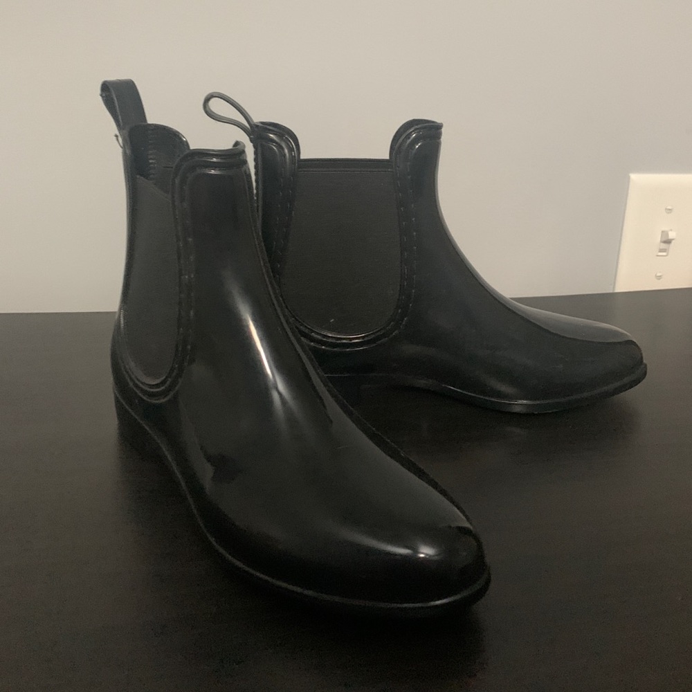 black rainboot